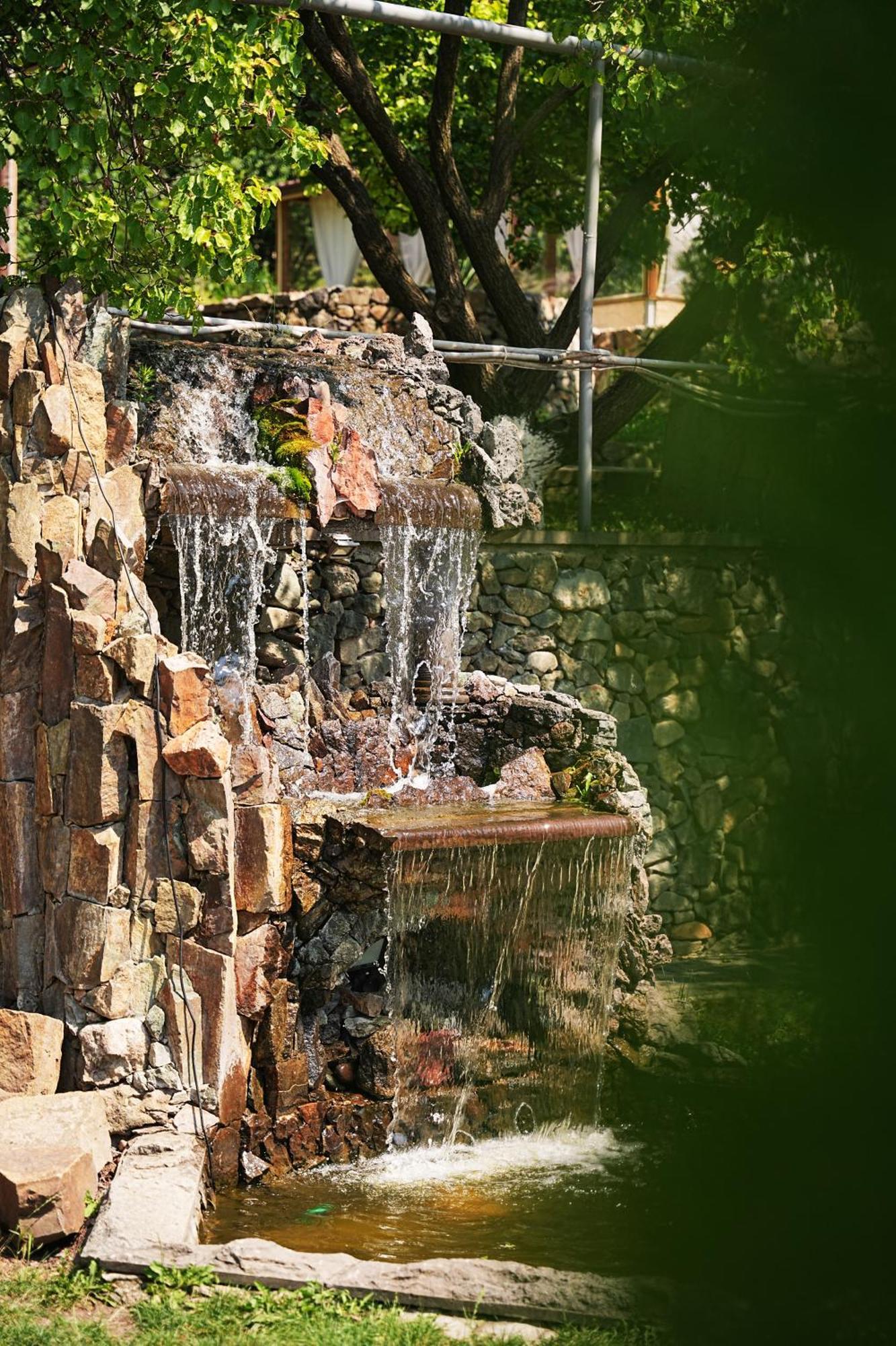Kefilyan Family Hotel Sanain Luaran gambar