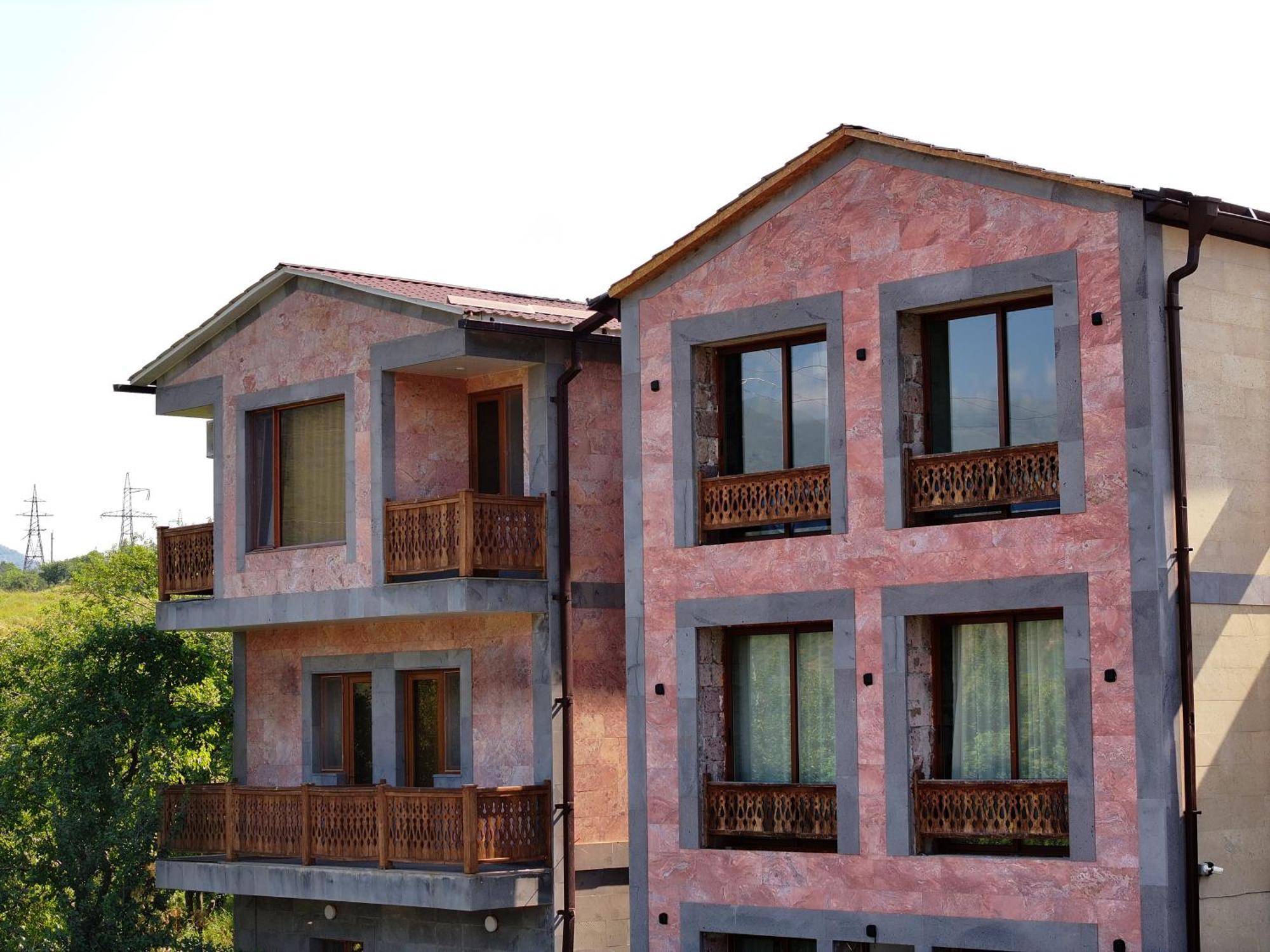 Kefilyan Family Hotel Sanain Luaran gambar