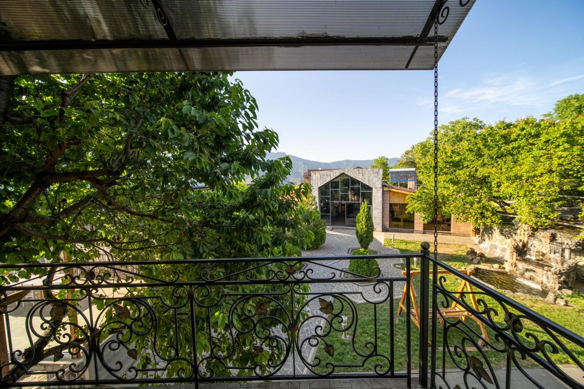 Kefilyan Family Hotel Sanain Luaran gambar