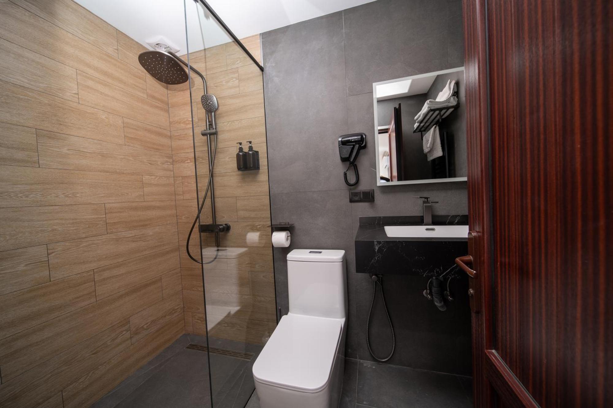 Kefilyan Family Hotel Sanain Luaran gambar